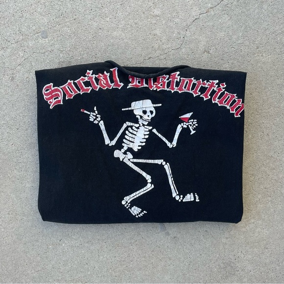 Vintage 90s Social Distortion top - Picture 2 of 5